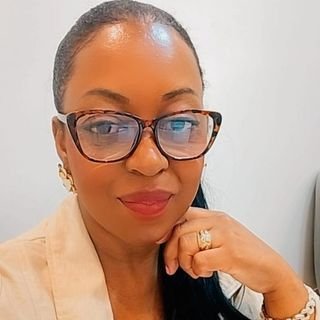 Dra. Cristiane Camargo de Alvarenga
