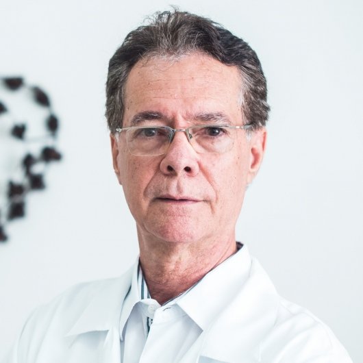 Dr. Roberto Câmara
