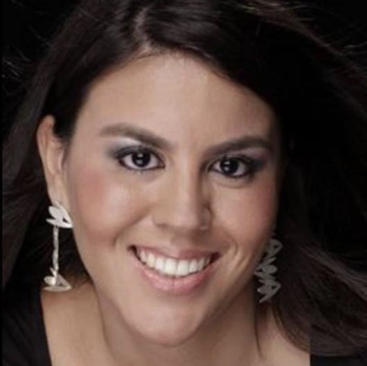 Dra. Caroline Fernandes