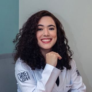 Dra. Nathália Moisés Neves