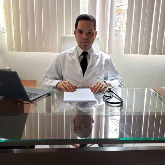 Dr. Kenio Cassio Teixeira de Toledo Pereira