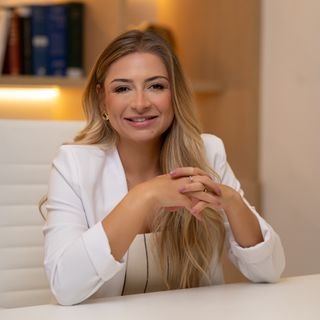 Dra. Ana Clara Teixeira Vaz