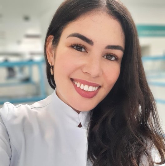 Dra. Gabriela Oliveira Silveira