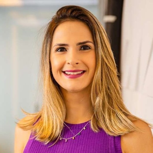 Dra. Lyvia Carneiro