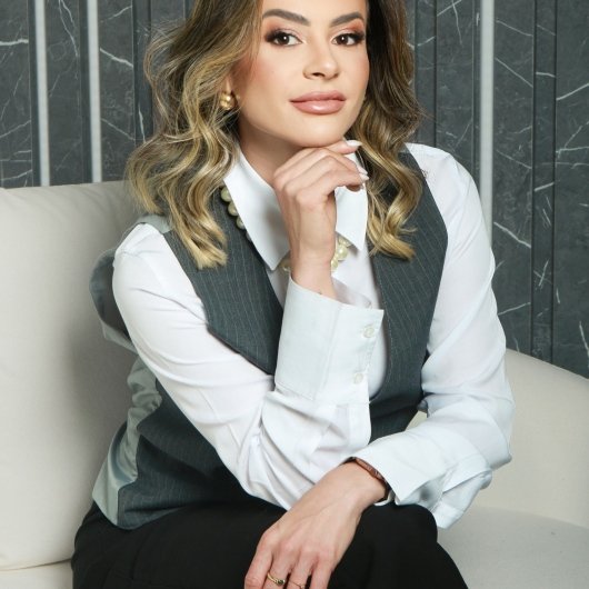 Dra. Lara Leocádio