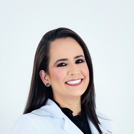 Dra. Isabelle Sousa Medeiros Torres Ferreira