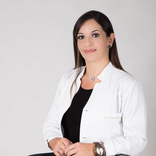 Dra. Roberta de Oliveira Almeida Portanova