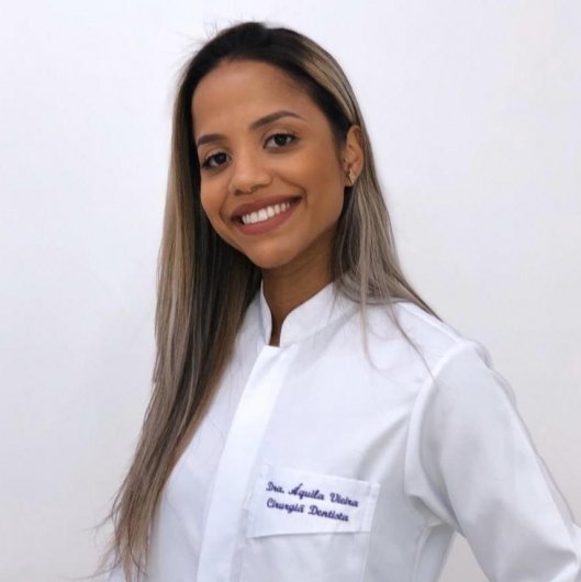 Dra. Áquila Vieira