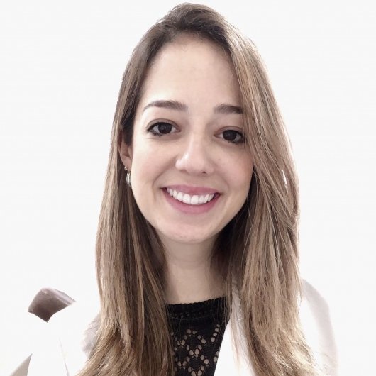 Dra. Maria Clara Figueiredo Carneiro