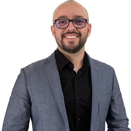 Dr. Yan Silva