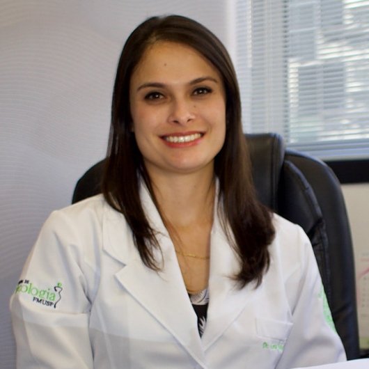 Dra. Livia Oliveira Munhoz