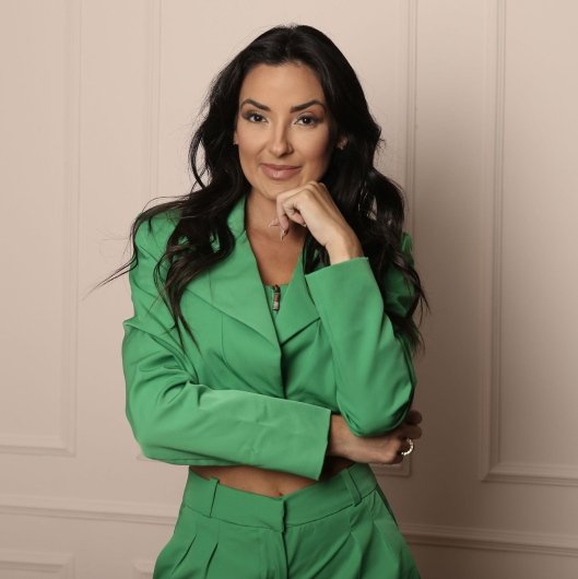 Dra. Ane Campos