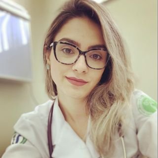 Dra. Ana Carolina de Carvalho Rocha .