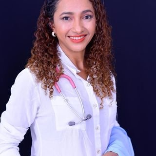Dra. Leiliane Almeida