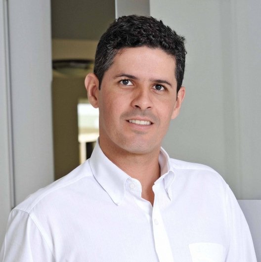 Dr. Fabrício Arão