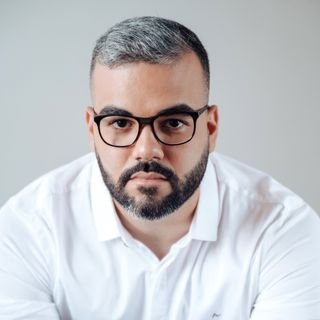 Dr. Lucas Ribeiro