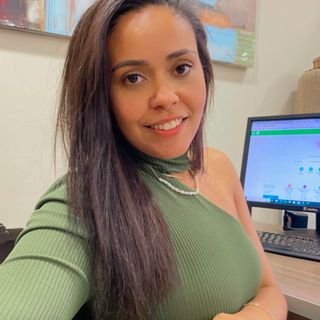 Dra. Stefani Souza