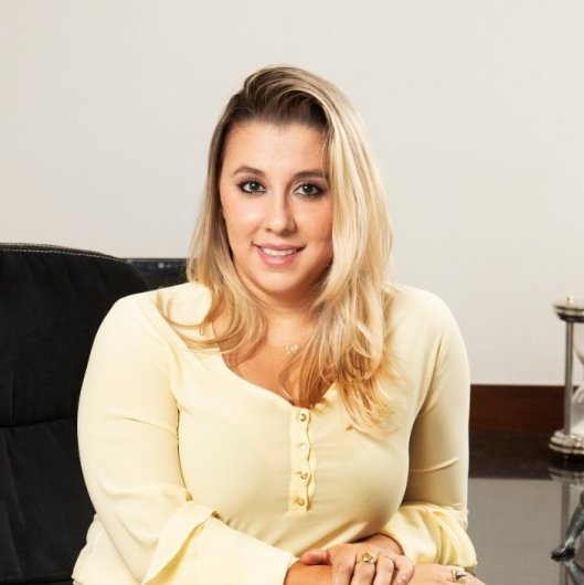 Dra. Camila Amorim