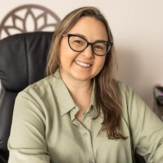 Dra. Nivea Maria Alves Savoy