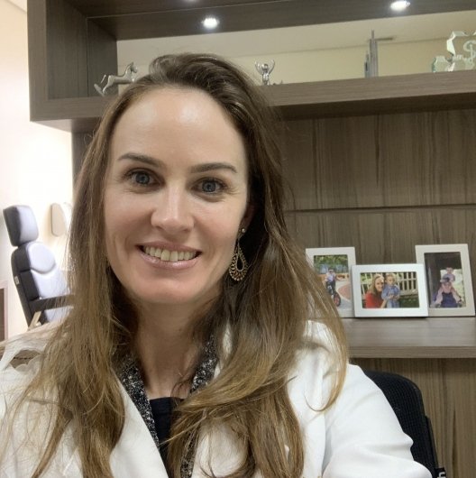 Dra. Priscila Schneider