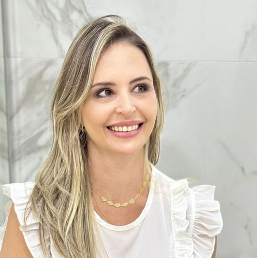 Dra. Dayse Hellen Teles Barroso