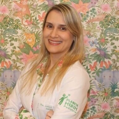 Dra. Larissa Moura