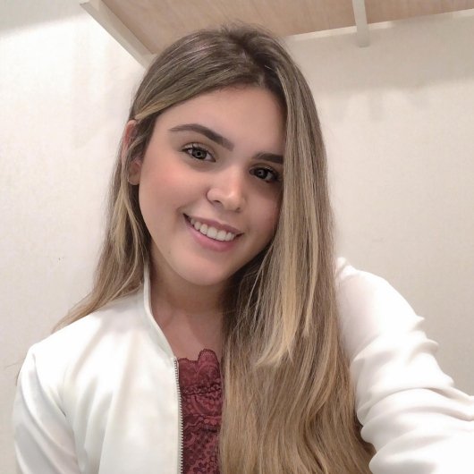 Dra. Débora Bastos