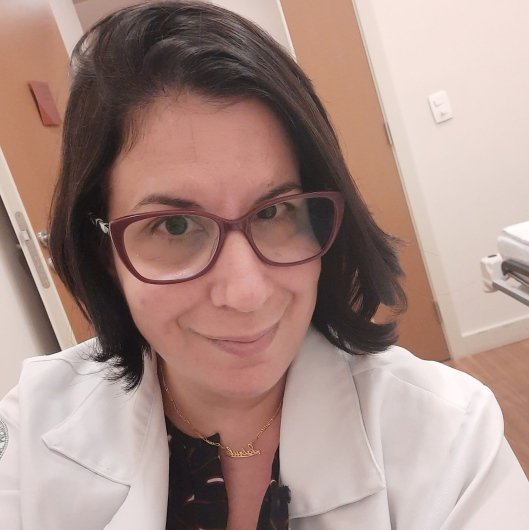 Dra. Gabriela Leal