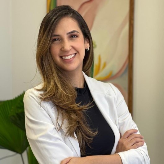 Thais Marques .