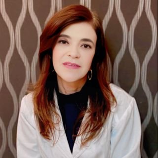 Dra. Claudia Maria Reich .