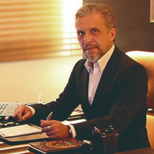 Prof. César De Paula Lucas