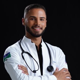 Dr. Éfeso Santos