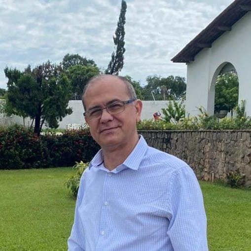 Dr. Márzio Mendes Campos