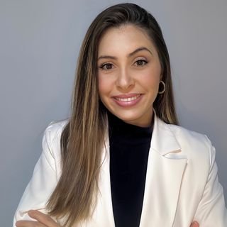 Dra. Natalia Faria