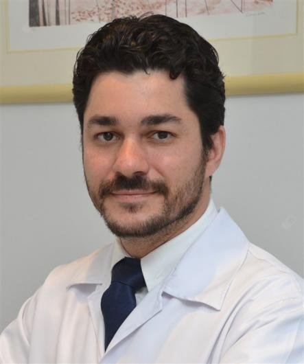 Dr. Gustavo Grossi de Oliveira
