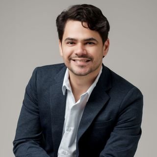 Dr. Lucas Teixeira