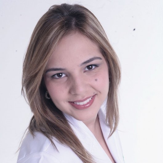 Dra. Flavielly Souza Estrela