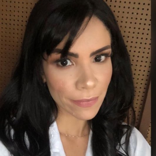 Dra. Júlia Melo