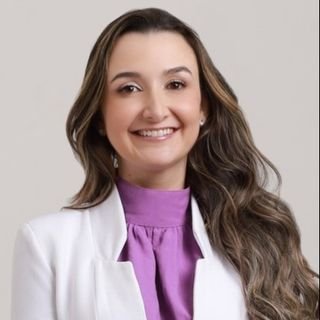 Dra. Caroline Mendonça