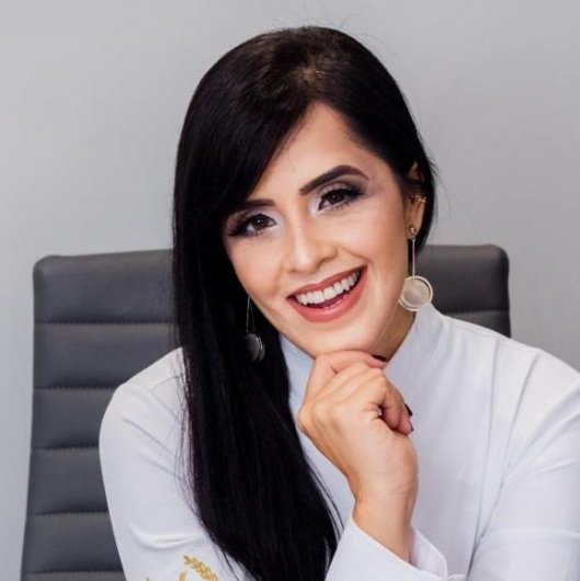 Dra. Paloma Vasconcelos Guimarães