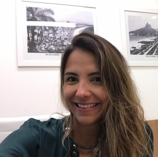 Dra. Thais Perlingeiro