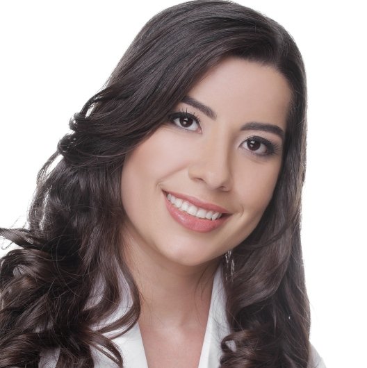 Dra. Natachia Moreira Vilela