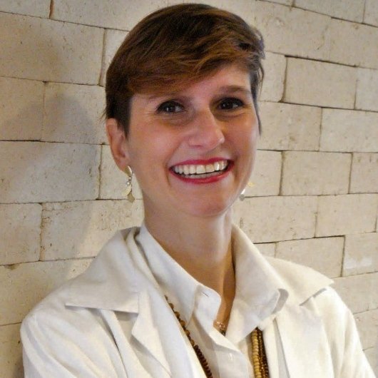 Dra. Viviani Souza Peruchi Rossetto