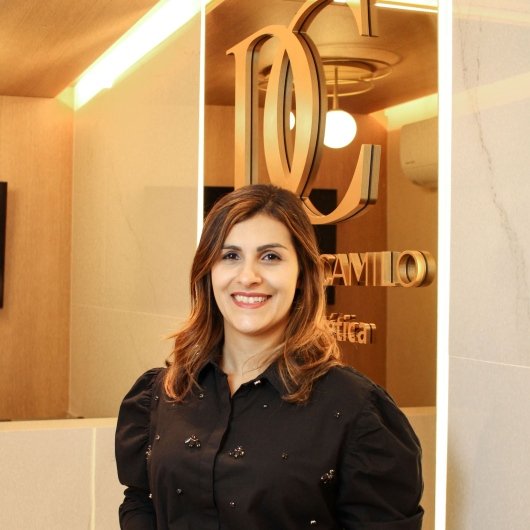 Dra. Débora Fernandes Camilo Carvalho
