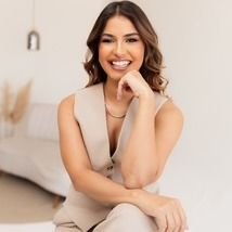 Dra. Helena Oliveira Cunha