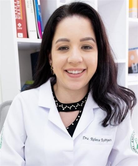 Dra. Rebeca Esteves Matos Rodrigues Ramiro