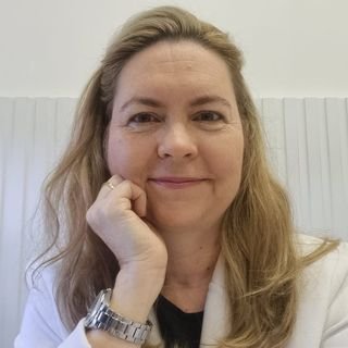 Dra. Helga Anna Loescher Abibe