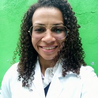 Dra. Daiane Correia das Neves