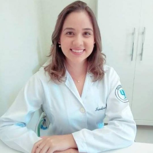 Dra. Isadora Castro