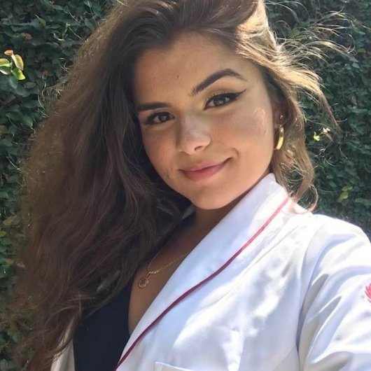 Dra. Camila Machado